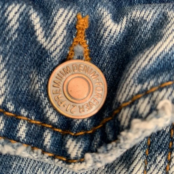 DISTRESSED Light Blue Button Front JEAN JACKET - Picture 7 of 9